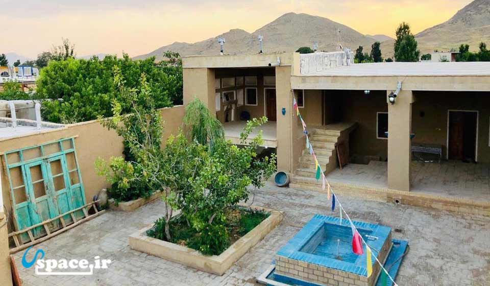 نمای کلی اقامتگاه بوم گردی حسنعلی میرزا - خمین - روستای سرکوبه